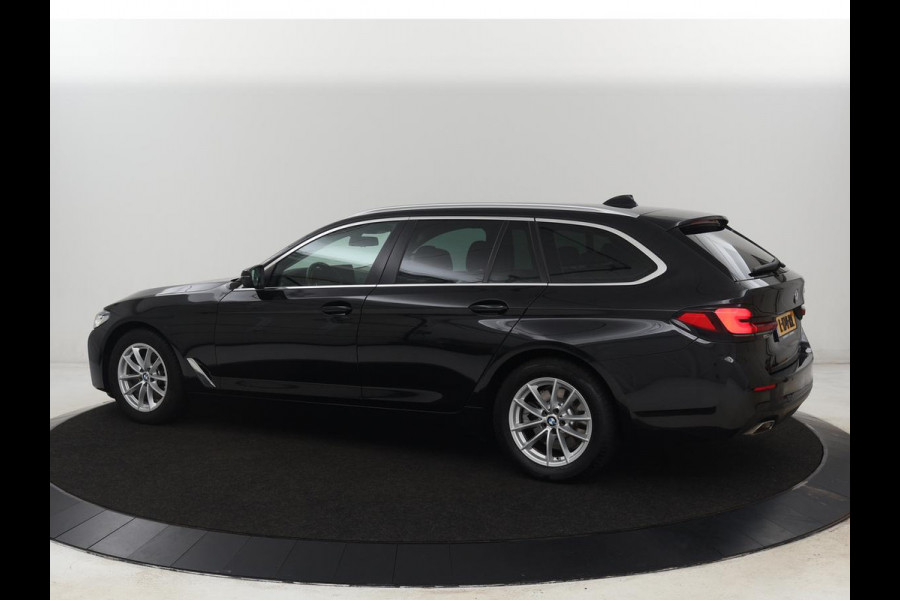 BMW 5 Serie 520i Business Edition Plus | Nappaleder | Stoelverwarming | Carplay | Laserlicht | Navigatie | Live Cockpit | Parkeerhulp | Climate control | Comfortstoelen | Cruise control | Bluetooth