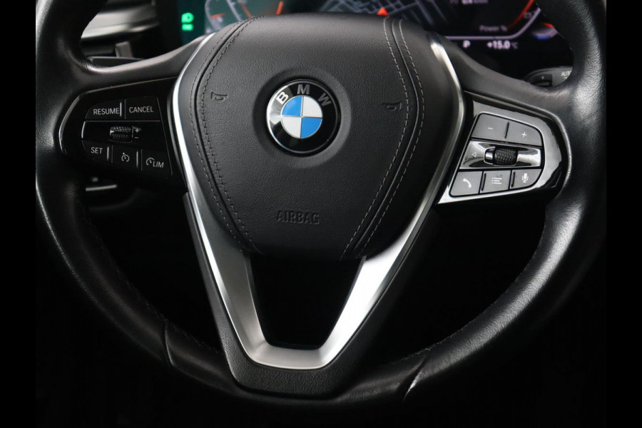 BMW 5 Serie 520i Business Edition Plus | Nappaleder | Stoelverwarming | Carplay | Laserlicht | Navigatie | Live Cockpit | Parkeerhulp | Climate control | Comfortstoelen | Cruise control | Bluetooth