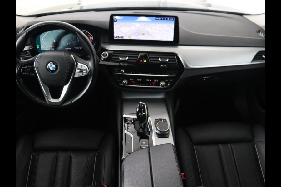 BMW 5 Serie 520i Business Edition Plus | Nappaleder | Stoelverwarming | Carplay | Laserlicht | Navigatie | Live Cockpit | Parkeerhulp | Climate control | Comfortstoelen | Cruise control | Bluetooth