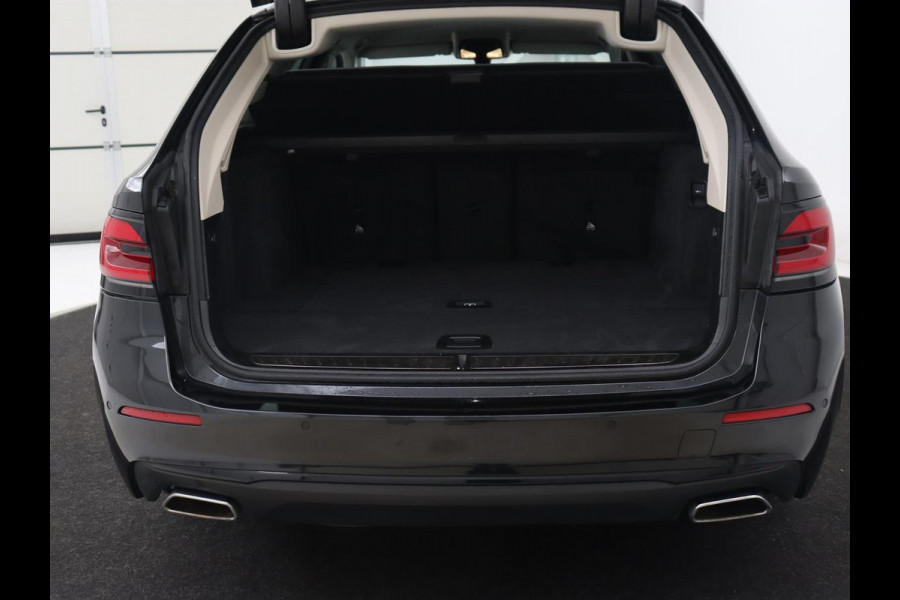 BMW 5 Serie 520i Business Edition Plus | Nappaleder | Stoelverwarming | Carplay | Laserlicht | Navigatie | Live Cockpit | Parkeerhulp | Climate control | Comfortstoelen | Cruise control | Bluetooth