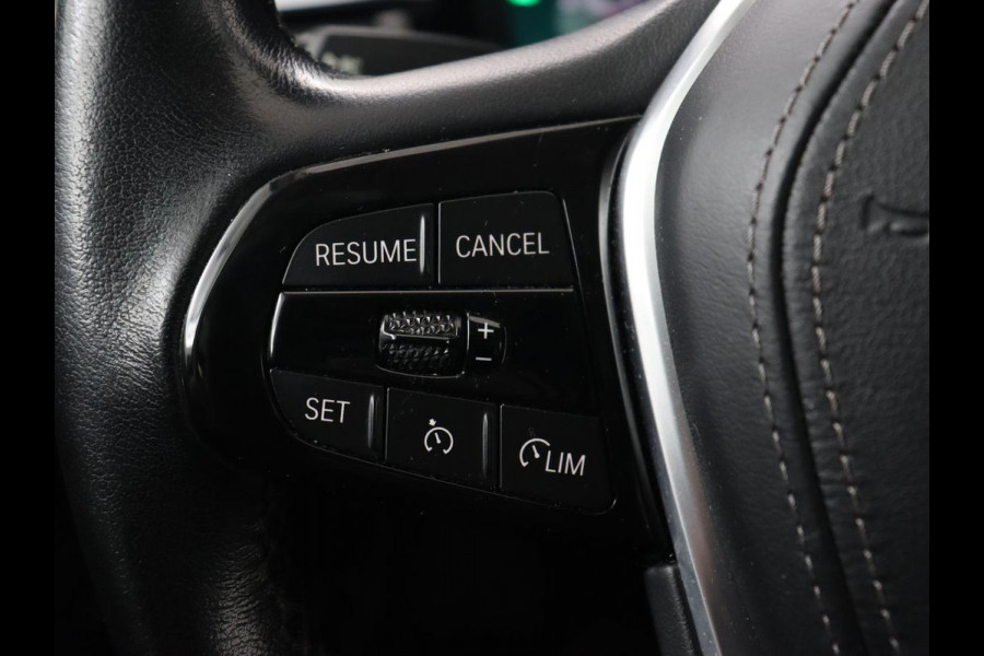 BMW 5 Serie 520i Business Edition Plus | Nappaleder | Stoelverwarming | Carplay | Laserlicht | Navigatie | Live Cockpit | Parkeerhulp | Climate control | Comfortstoelen | Cruise control | Bluetooth