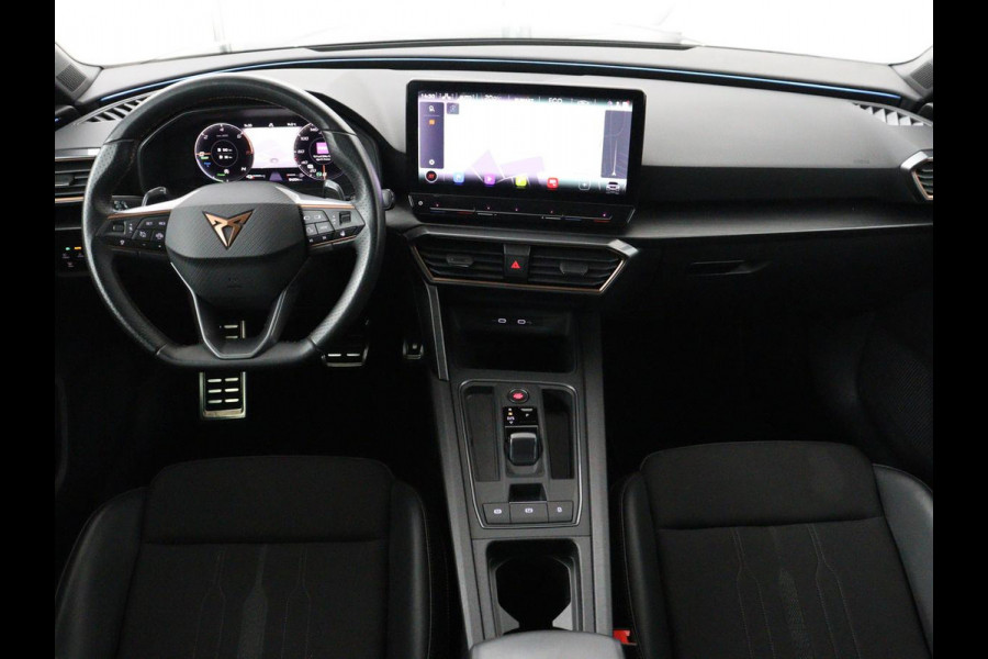 CUPRA Leon 1.4 eHybrid | Stoelverwarming | Adaptive cruise | Navigatie | Carplay | Sportstoelen | Stuurverwarming | Parkeerhulp | Full LED | Keyless | Half leder | PHEV | Plug In