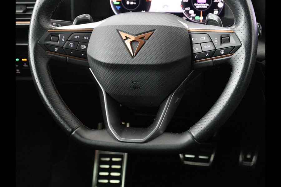 CUPRA Leon 1.4 eHybrid | Stoelverwarming | Adaptive cruise | Navigatie | Carplay | Sportstoelen | Stuurverwarming | Parkeerhulp | Full LED | Keyless | Half leder | PHEV | Plug In