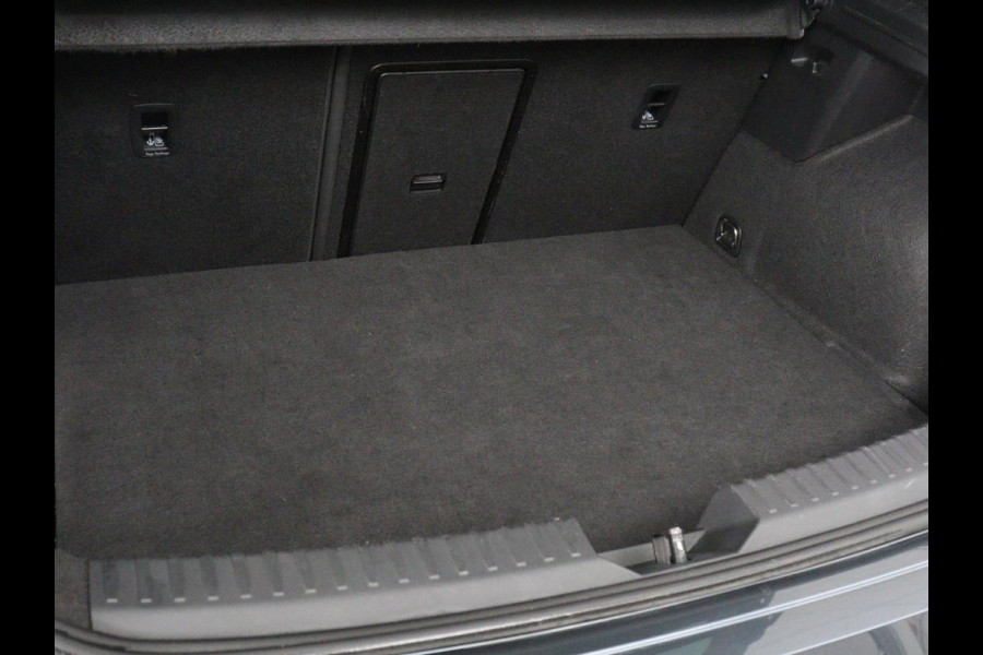 CUPRA Leon 1.4 eHybrid | Stoelverwarming | Adaptive cruise | Navigatie | Carplay | Sportstoelen | Stuurverwarming | Parkeerhulp | Full LED | Keyless | Half leder | PHEV | Plug In