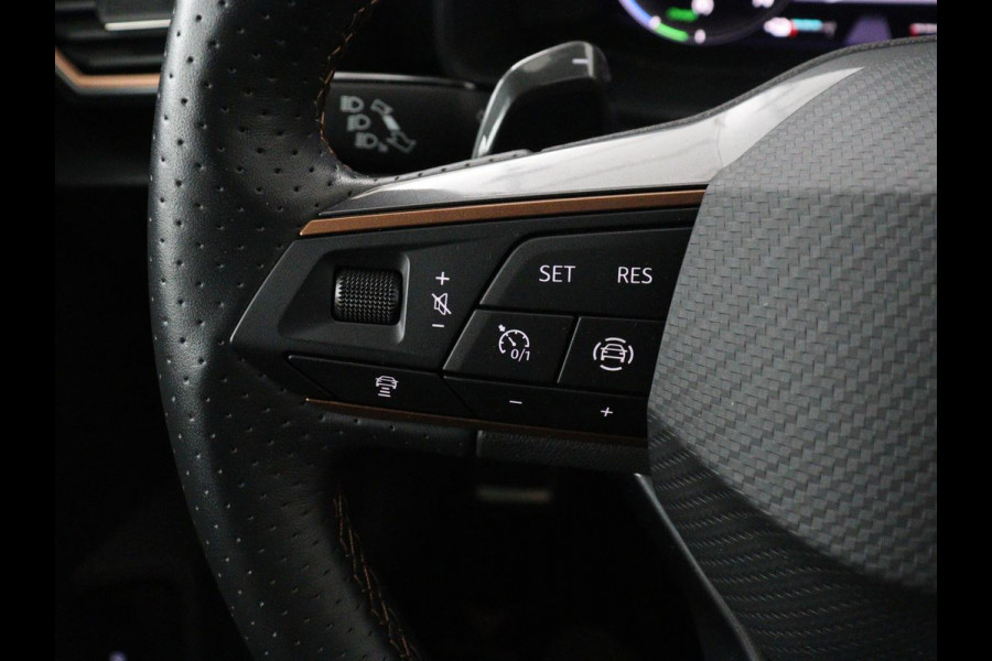 CUPRA Leon 1.4 eHybrid | Stoelverwarming | Adaptive cruise | Navigatie | Carplay | Sportstoelen | Stuurverwarming | Parkeerhulp | Full LED | Keyless | Half leder | PHEV | Plug In