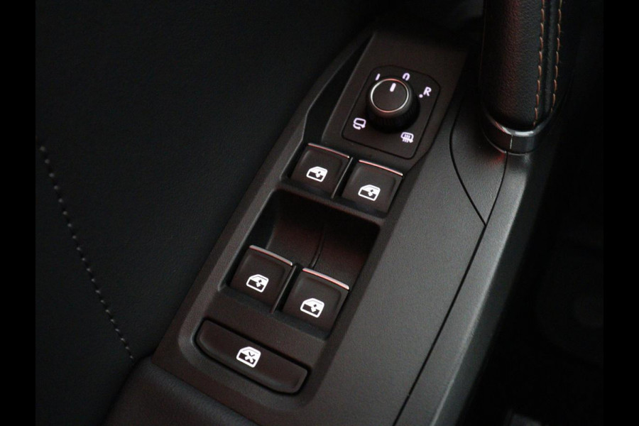 CUPRA Leon 1.4 eHybrid | Stoelverwarming | Adaptive cruise | Navigatie | Carplay | Sportstoelen | Stuurverwarming | Parkeerhulp | Full LED | Keyless | Half leder | PHEV | Plug In