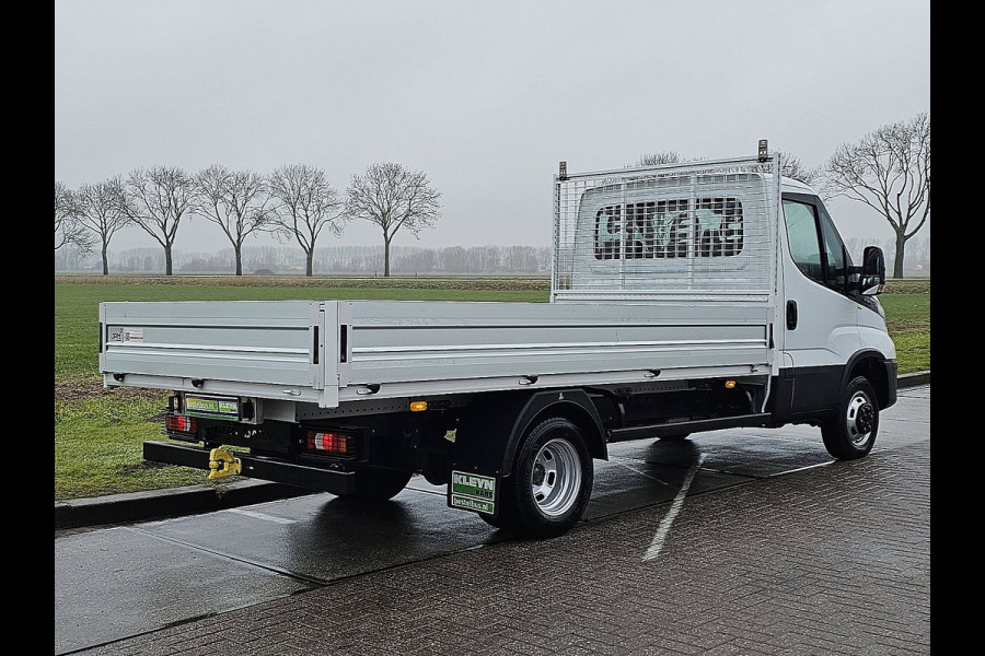 Iveco Daily 35C16V 2.3 352 open laadbak, 4m., 3.0L, airco, dubbel lucht, trekhaak, 23 dkm.