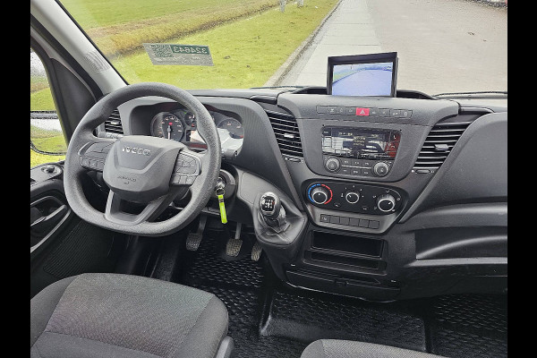 Iveco Daily 35C16V 2.3 352 open laadbak, 4m., 3.0L, airco, dubbel lucht, trekhaak, 23 dkm.