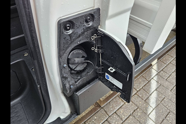 Iveco Daily 35C16V 2.3 352 open laadbak, 4m., 3.0L, airco, dubbel lucht, trekhaak, 23 dkm.