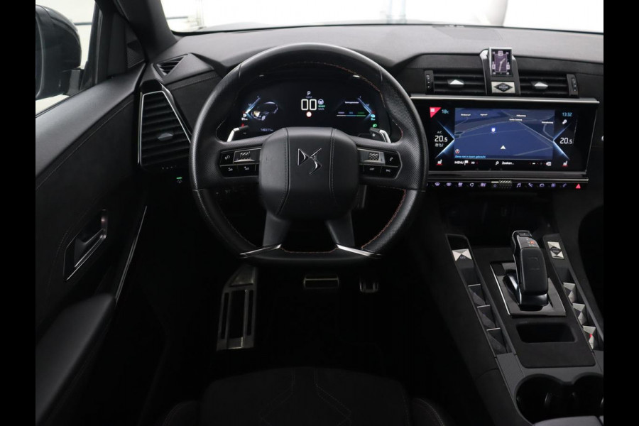 DS 7 Crossback E-Tense Performance Line 225 | SOH 90% | Stoelverwarming | Adaptive cruise | Alcantara | Keyless | Full LED | Carplay | Navigatie | Memory | Digital Cockpit | Dodehoek detectie | DAB | Getint glas | PHEV | Plug In