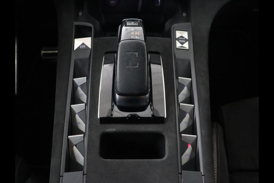 DS 7 Crossback E-Tense Performance Line 225 | SOH 90% | Stoelverwarming | Adaptive cruise | Alcantara | Keyless | Full LED | Carplay | Navigatie | Memory | Digital Cockpit | Dodehoek detectie | DAB | Getint glas | PHEV | Plug In