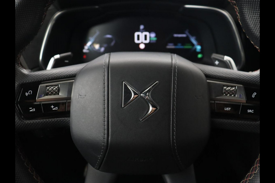 DS 7 Crossback E-Tense Performance Line 225 | SOH 90% | Stoelverwarming | Adaptive cruise | Alcantara | Keyless | Full LED | Carplay | Navigatie | Memory | Digital Cockpit | Dodehoek detectie | DAB | Getint glas | PHEV | Plug In