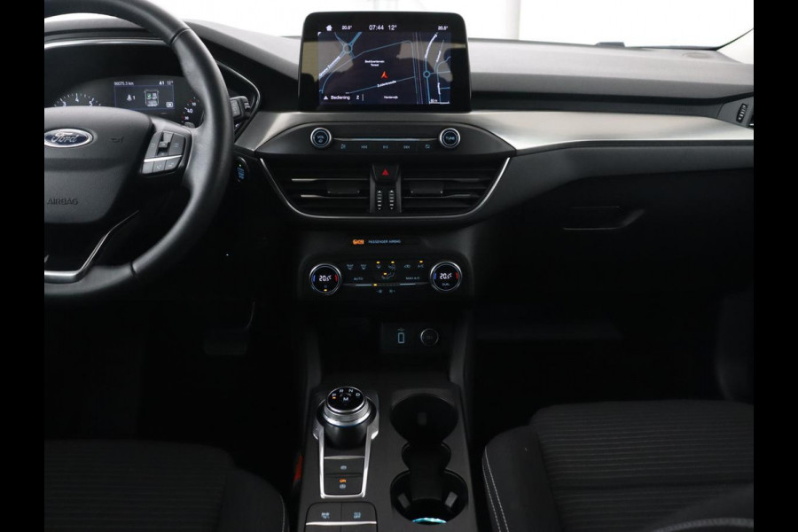 Ford Focus 1.0 EcoBoost Titanium | Automaat | Carplay | Navigatie | Keyless | Climate control | Parkeerhulp | Cruise control | Bluetooth