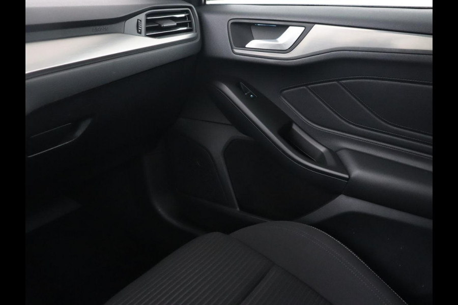 Ford Focus 1.0 EcoBoost Titanium | Automaat | Carplay | Navigatie | Keyless | Climate control | Parkeerhulp | Cruise control | Bluetooth