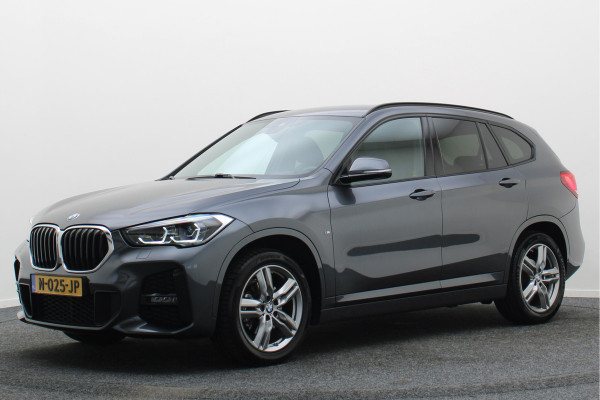 BMW X1 sDrive18i High Executive M Sport Leer, ACC, Camera, Trekhaak, Navigatie, PDC, 18"