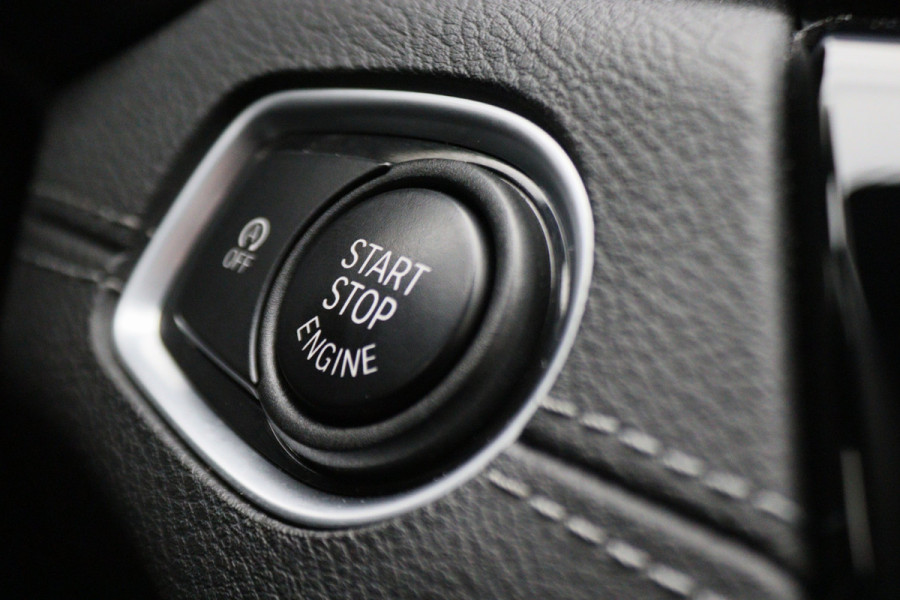 BMW X1 sDrive18i High Executive M Sport Leer, ACC, Camera, Trekhaak, Navigatie, PDC, 18"