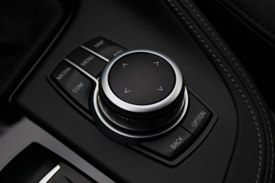 BMW X1 sDrive18i High Executive M Sport Leer, ACC, Camera, Trekhaak, Navigatie, PDC, 18"