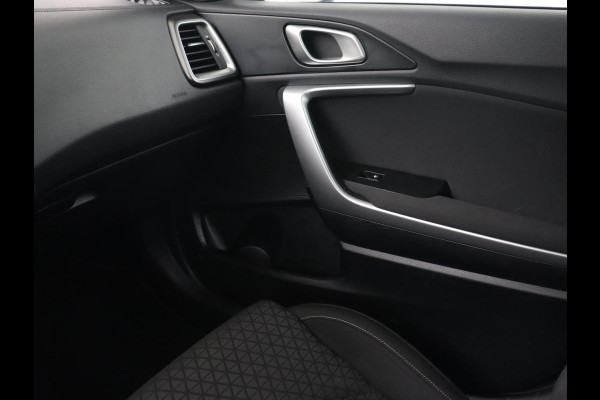 Kia Ceed 1.4 T-GDi DynamicLine | Automaat | Camera | Trekhaak | Carplay | Navigatie | Climate control | DAB | Cruise control | Parkeerhulp