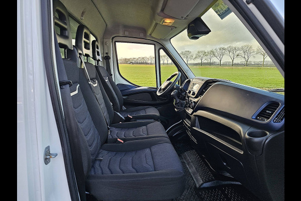 Iveco Daily 35S14V 2.3 352 gesloten laadbak, laadklep, zijdeur, spoiler, automaat, airco