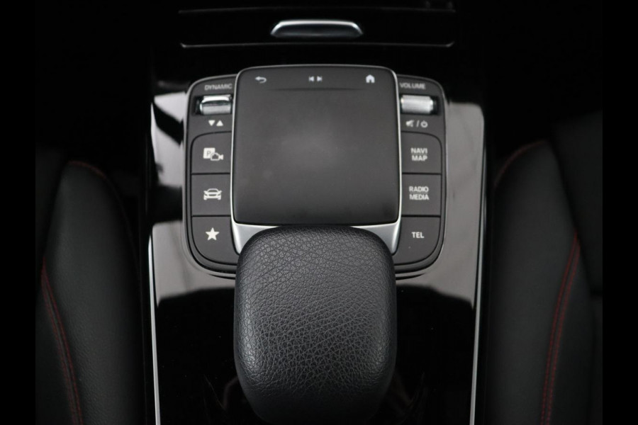 Mercedes-Benz A-Klasse 250e AMG Limited | SOH 94,7% | Carplay | Stoelverwarming | Leder/Alcantara | Widescreen | Sfeerverlichting | Navigatie | Camera | Full LED | Park Assist | PHEV | Plug In