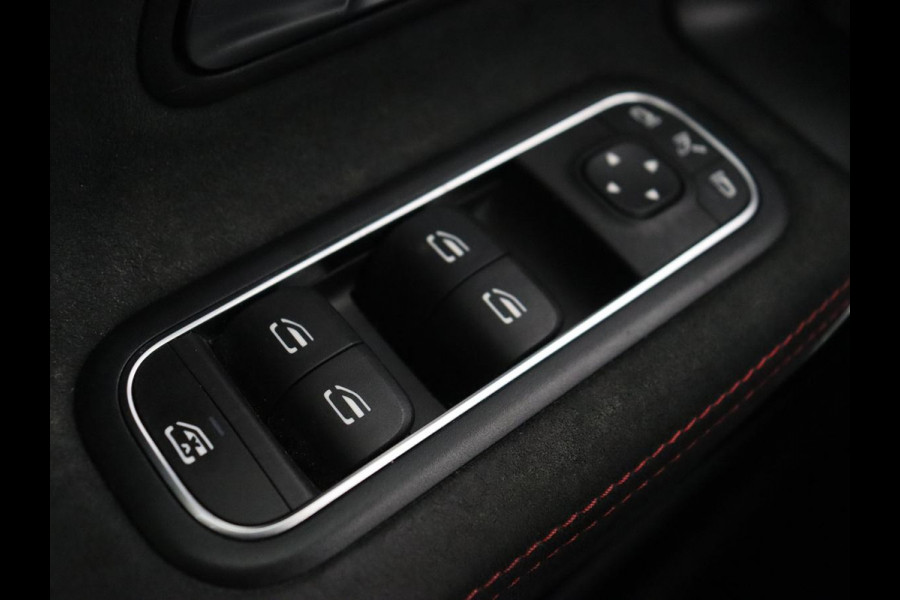 Mercedes-Benz A-Klasse 250e AMG Limited | SOH 94,7% | Carplay | Stoelverwarming | Leder/Alcantara | Widescreen | Sfeerverlichting | Navigatie | Camera | Full LED | Park Assist | PHEV | Plug In