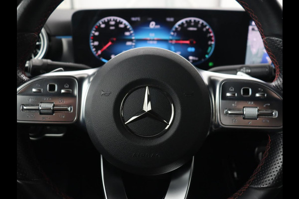 Mercedes-Benz A-Klasse 250e AMG Limited | SOH 94,7% | Carplay | Stoelverwarming | Leder/Alcantara | Widescreen | Sfeerverlichting | Navigatie | Camera | Full LED | Park Assist | PHEV | Plug In