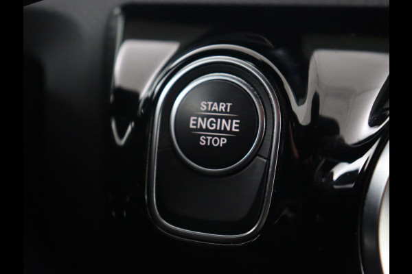 Mercedes-Benz A-Klasse 250e AMG Limited | SOH 94,7% | Carplay | Stoelverwarming | Leder/Alcantara | Widescreen | Sfeerverlichting | Navigatie | Camera | Full LED | Park Assist | PHEV | Plug In