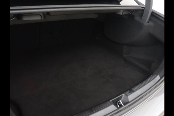 Mercedes-Benz A-Klasse 250e AMG Limited | SOH 94,7% | Carplay | Stoelverwarming | Leder/Alcantara | Widescreen | Sfeerverlichting | Navigatie | Camera | Full LED | Park Assist | PHEV | Plug In