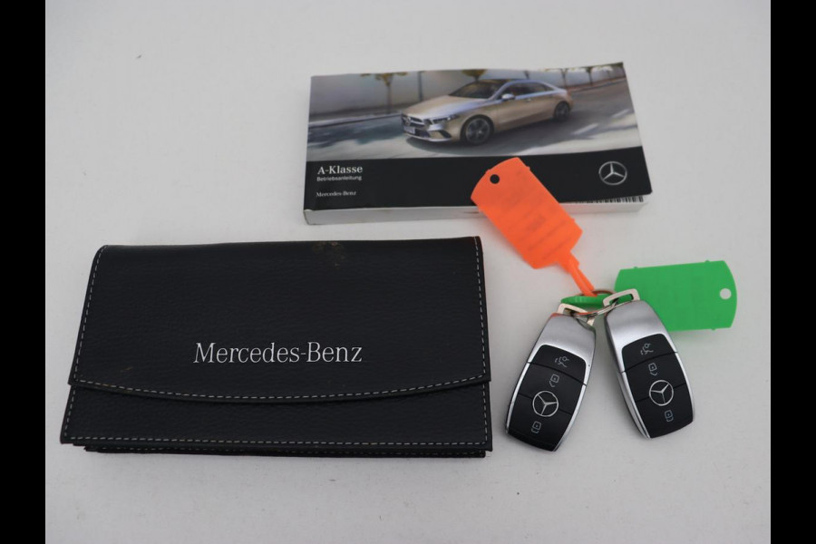 Mercedes-Benz A-Klasse 250e AMG Limited | SOH 94,7% | Carplay | Stoelverwarming | Leder/Alcantara | Widescreen | Sfeerverlichting | Navigatie | Camera | Full LED | Park Assist | PHEV | Plug In