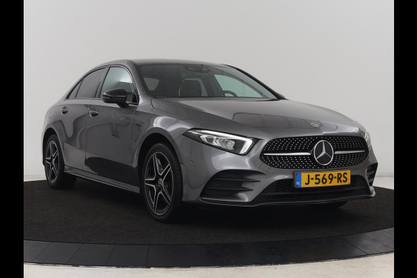 Mercedes-Benz A-Klasse 250e AMG Limited | SOH 94,7% | Carplay | Stoelverwarming | Leder/Alcantara | Widescreen | Sfeerverlichting | Navigatie | Camera | Full LED | Park Assist | PHEV | Plug In