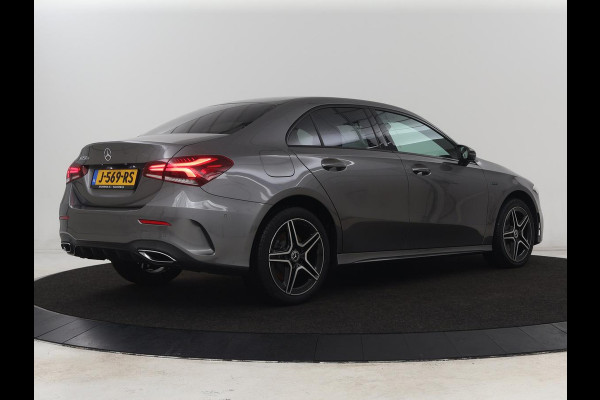 Mercedes-Benz A-Klasse 250e AMG Limited | SOH 94,7% | Carplay | Stoelverwarming | Leder/Alcantara | Widescreen | Sfeerverlichting | Navigatie | Camera | Full LED | Park Assist | PHEV | Plug In
