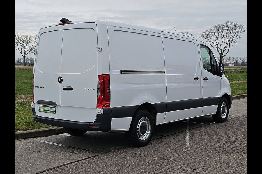 Mercedes-Benz Sprinter 317 1.9 CDI L2H1 Navi Automaat Mbux Camera Adaptieve Cruise Airco PDC Euro6 170 PK!