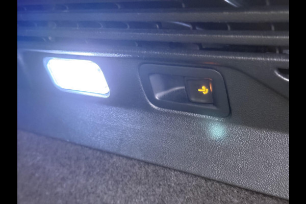 Volkswagen ID.4 GTX 4Motion 77 kWh VAN €34.900,- NU VOOR SLECHTS €30.877,- Uw LENTEVOORDEEL €4.023,-!300PK | SOH 89% | WARMTEPOMP | HEADUP DISPLAY | ACC CRUISE CONTROLE |  ELECTRISCHE TREKHAAK | MATRIX-LED-KOPLAMP (IQ.LIGHT) | STOEL + STUURWIELVERWARMING | RIJKLAAR GELEVERD MET 12 MND BOVAG GARANTIE