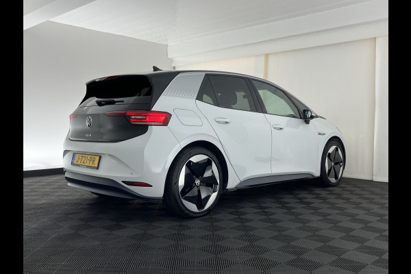 Volkswagen ID.3 First Max 58 kWh [ 3-Fase-11kW ] {SOH-89%} (INCL-BTW) *HEATPUMP | PANO | HEAD-UP | ADAPTIVE-CRUISE | IQ-LIGHTS | BLINDSPOT | CAMERA | KEYLESS | MICROFIBRE | AMBIENTLIGHT | NAVI-FULLMAP | DAB+ | ECC | HEATED-SPORTSEATS | DIGI-COCKPIT |