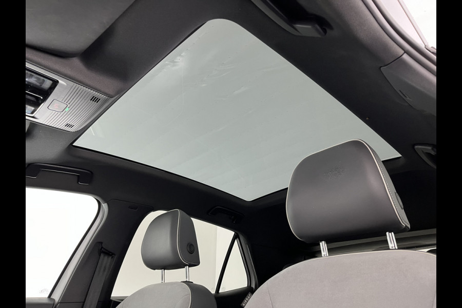 Volkswagen ID.3 First Max 58 kWh [ 3-Fase-11kW ] {SOH-89%} (INCL-BTW) *HEATPUMP | PANO | HEAD-UP | ADAPTIVE-CRUISE | IQ-LIGHTS | BLINDSPOT | CAMERA | KEYLESS | MICROFIBRE | AMBIENTLIGHT | NAVI-FULLMAP | DAB+ | ECC | HEATED-SPORTSEATS | DIGI-COCKPIT |