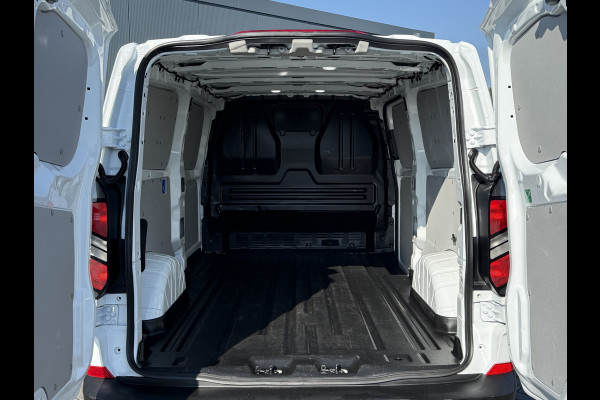 Ford Transit Custom 2.0 TDCI 136 PK TREND / L2H1 / 19" LMV / LED / 43.940 KM !! / 2.740 KG AHG / CAMERA / CRUISE / 3 ZITS / AIRCO / CARPLAY