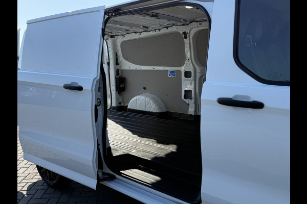 Ford Transit Custom 2.0 TDCI 136 PK TREND / L2H1 / 19" LMV / LED / 43.940 KM !! / 2.740 KG AHG / CAMERA / CRUISE / 3 ZITS / AIRCO / CARPLAY