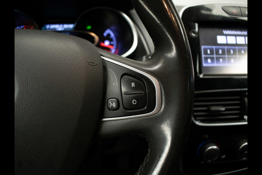 Renault Clio Estate 0.9 TCe Limited Sport (NAVI,CRUISE,BLUETOOTH,LED,ELEKTRISCH PAKKET,KEYLESS,SPORTSTOELEN,NETTE STAAT)