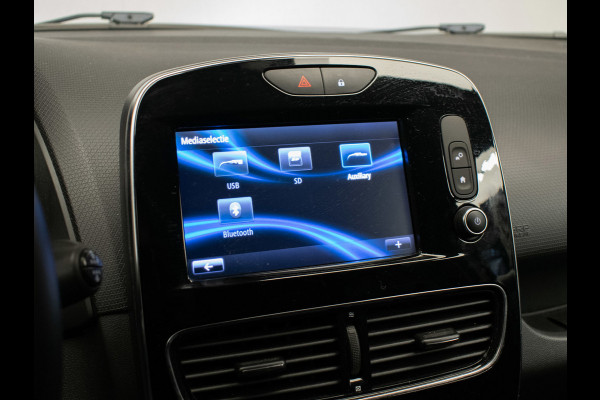 Renault Clio Estate 0.9 TCe Limited Sport (NAVI,CRUISE,BLUETOOTH,LED,ELEKTRISCH PAKKET,KEYLESS,SPORTSTOELEN,NETTE STAAT)