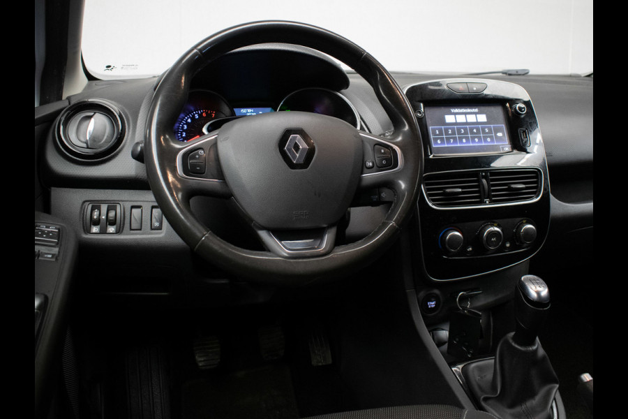 Renault Clio Estate 0.9 TCe Limited Sport (NAVI,CRUISE,BLUETOOTH,LED,ELEKTRISCH PAKKET,KEYLESS,SPORTSTOELEN,NETTE STAAT)
