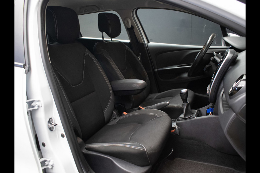 Renault Clio Estate 0.9 TCe Limited Sport (NAVI,CRUISE,BLUETOOTH,LED,ELEKTRISCH PAKKET,KEYLESS,SPORTSTOELEN,NETTE STAAT)