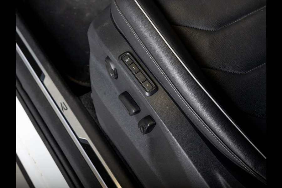 Volkswagen Tiguan 1.4 TSI eHybrid R-Line Business+ / 245pk / Trekhaak / Panorama dak / Leder /