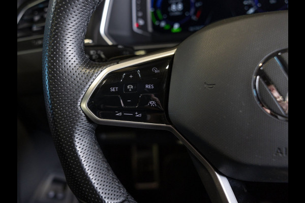 Volkswagen Tiguan 1.4 TSI eHybrid R-Line Business+ / 245pk / Trekhaak / Panorama dak / Leder /