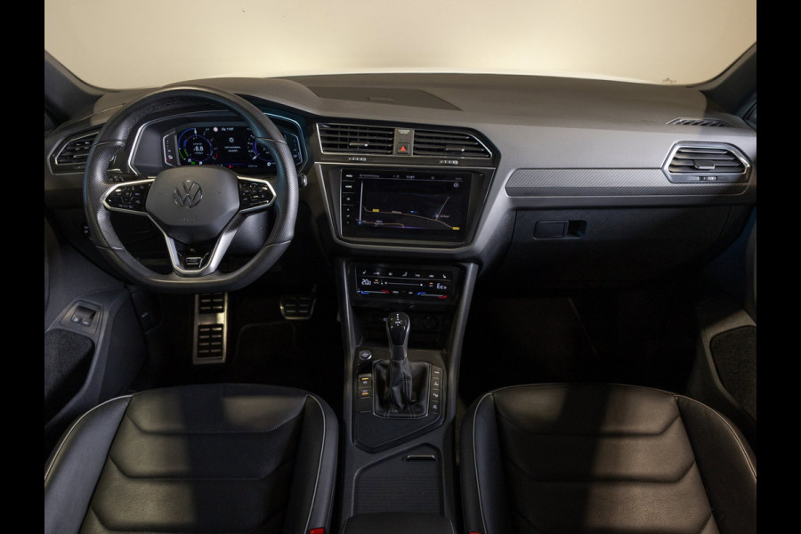 Volkswagen Tiguan 1.4 TSI eHybrid R-Line Business+ / 245pk / Trekhaak / Panorama dak / Leder /