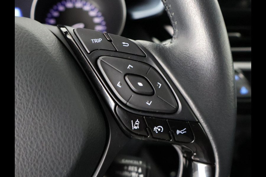 Toyota C-HR 1.8 HYBRIDE STYLE LUXERY NAVI LEDER GARANTIE 2032 PDC V+A. BLIND SPOT MONITOR. STOELVERWARMING