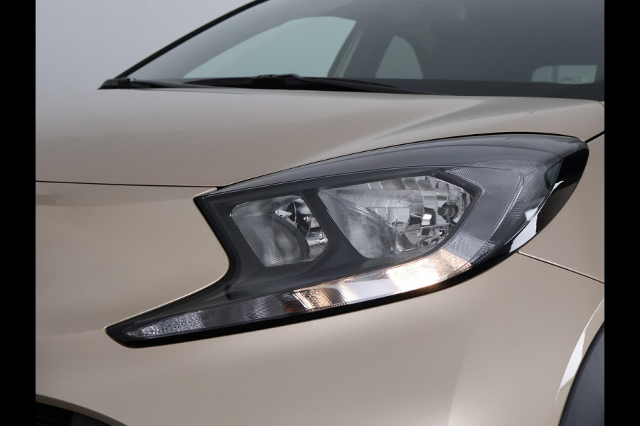 Toyota Aygo X 1.0 VVT-i MT Pulse GARANTIE TOT 03-2035! . STOELVERWARMING . APPLECARPLAY & ANDRIOD AUTO . ACHTERUITRIJ CAMERA .