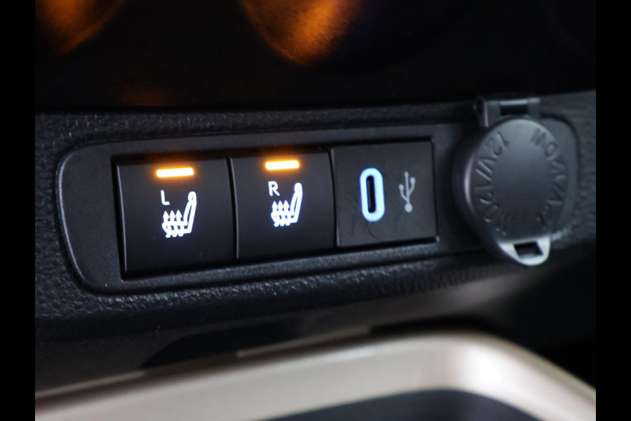 Toyota Aygo X 1.0 VVT-i MT Pulse GARANTIE TOT 03-2035! . STOELVERWARMING . APPLECARPLAY & ANDRIOD AUTO . ACHTERUITRIJ CAMERA .