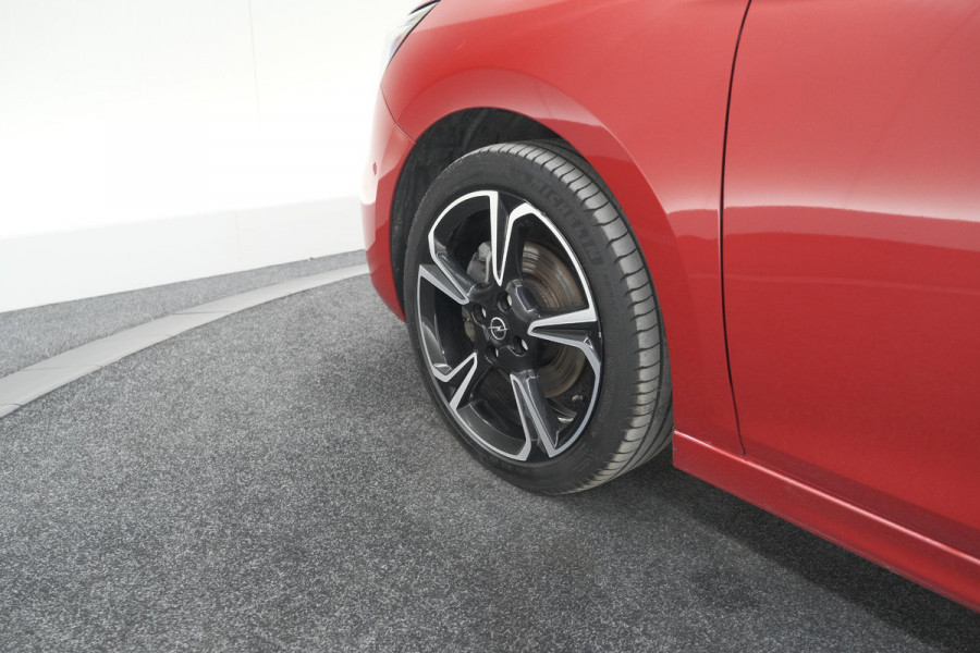 Opel Corsa 1.2 Turbo 100 Ultimate | Panoramadak | Camera | Dodehoekdetectie | Apple Carplay