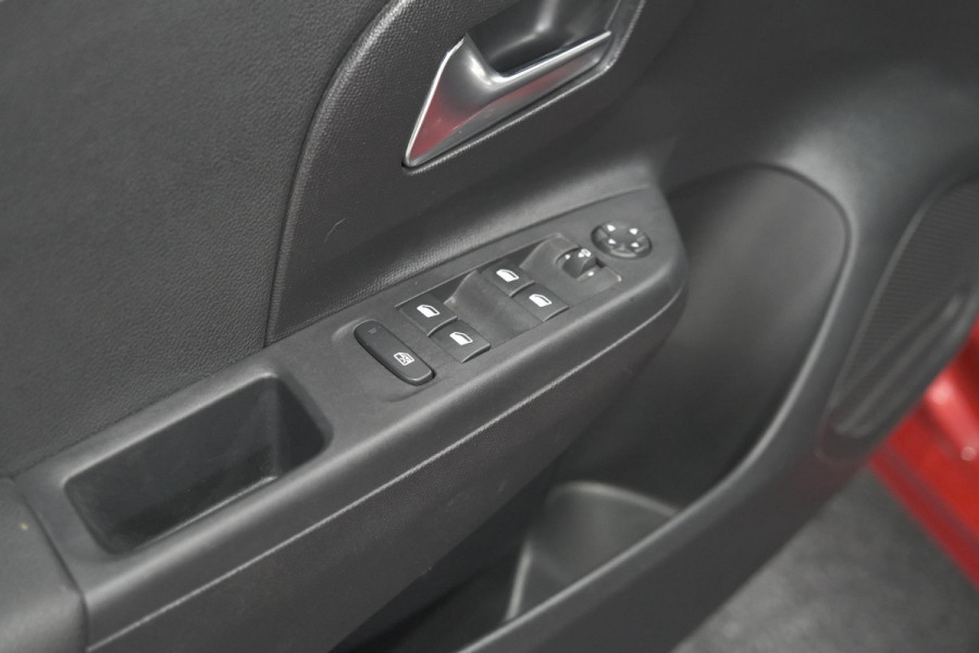 Opel Corsa 1.2 Turbo 100 Ultimate | Panoramadak | Camera | Dodehoekdetectie | Apple Carplay