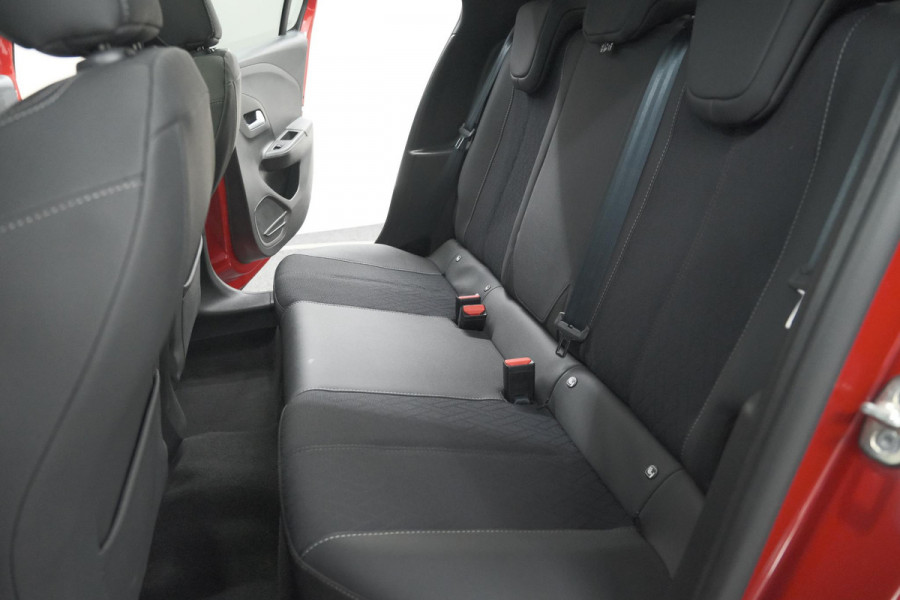 Opel Corsa 1.2 Turbo 100 Ultimate | Panoramadak | Camera | Dodehoekdetectie | Apple Carplay